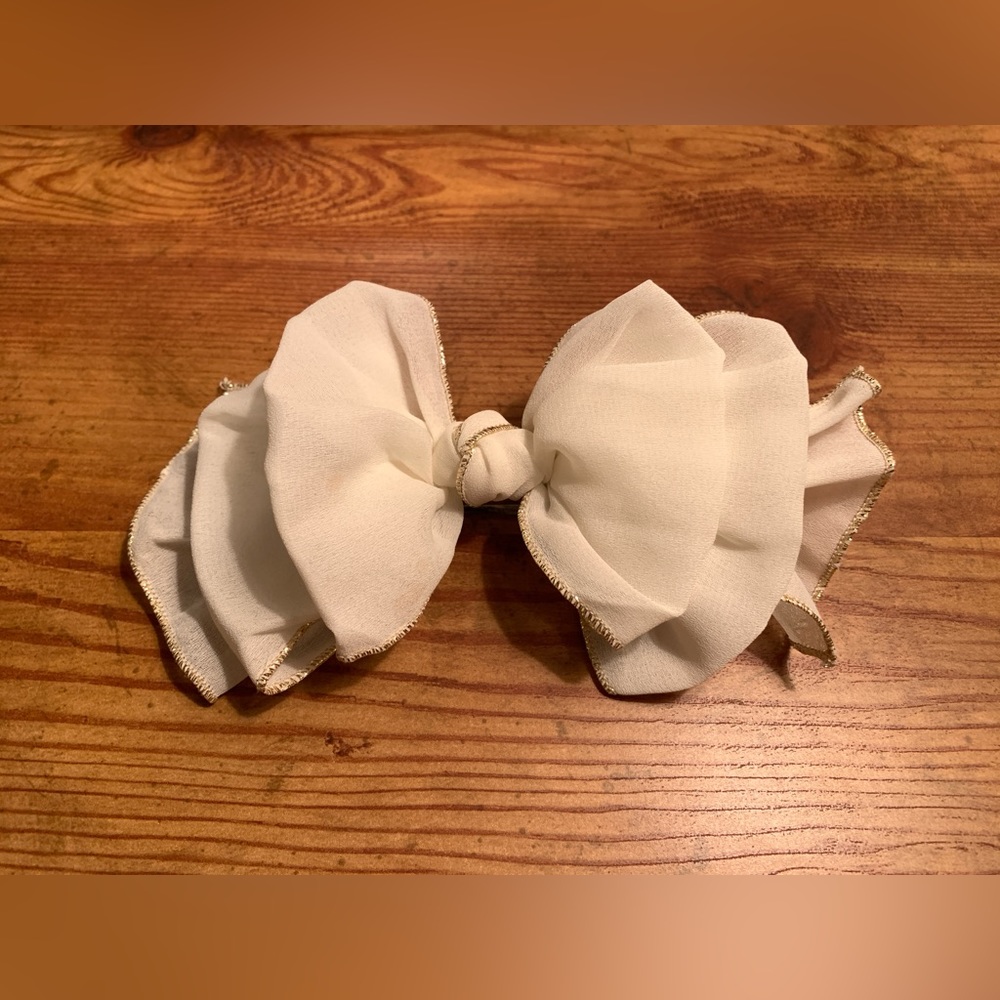 Silk Off-White Bow Hair Clip